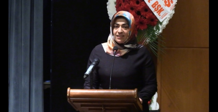 Eski Uzman Çavuş Eşi Hacer Avcı'nın konferanstaki Atanamayan Eski Uzman Çavuşlar'ın sıkıntılarını dile getirmesi
