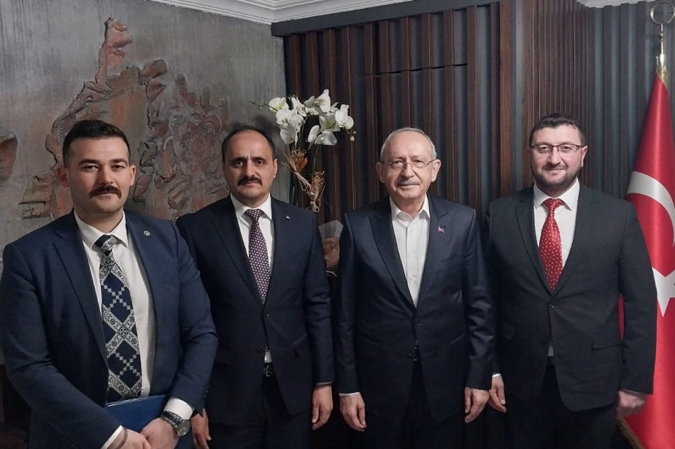 Başkanımız ve Yönetim Heyeti Cumhuriyet Halk Partisi Eski Genel Başkanı Sayın Kemal KILIÇDAROĞLU'nu Ziyaret Etti.